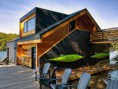 /album/galeria/floating-wooden-one-bedroom-cabin-with-integrated-boathouse-1-land-side-thumb-630xauto-33588-jpg/